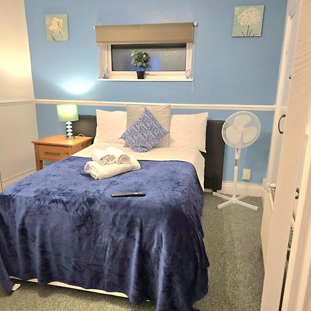 Gillings Villa -Perfect For Long & Short Stays Джиллингем Экстерьер фото