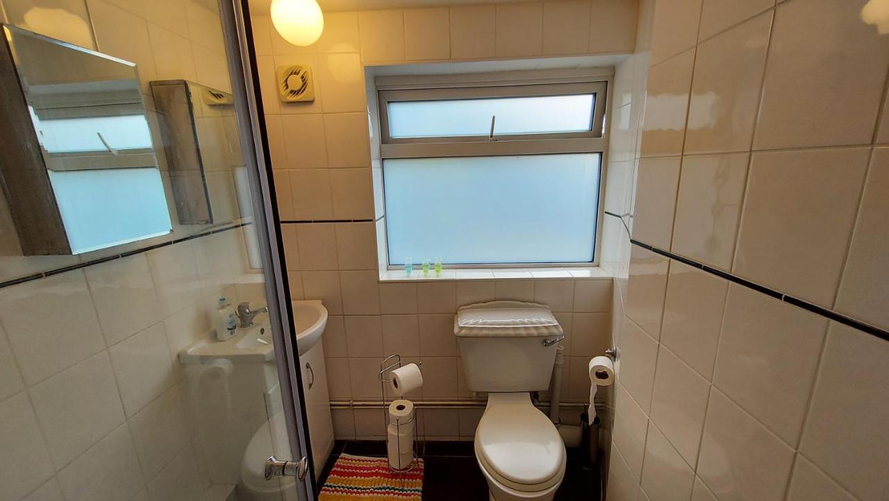 Gillings Villa -Perfect For Long & Short Stays Джиллингем Экстерьер фото