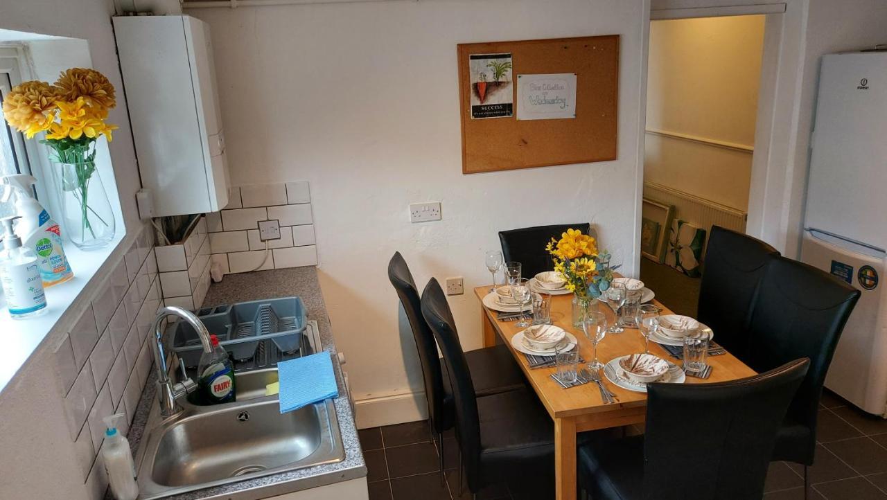 Gillings Villa -Perfect For Long & Short Stays Джиллингем Экстерьер фото