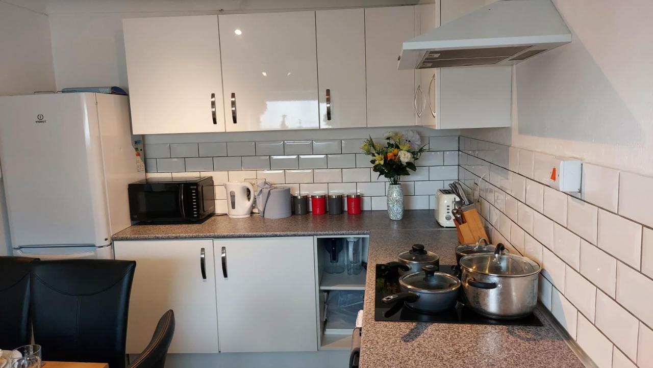 Gillings Villa -Perfect For Long & Short Stays Джиллингем Экстерьер фото