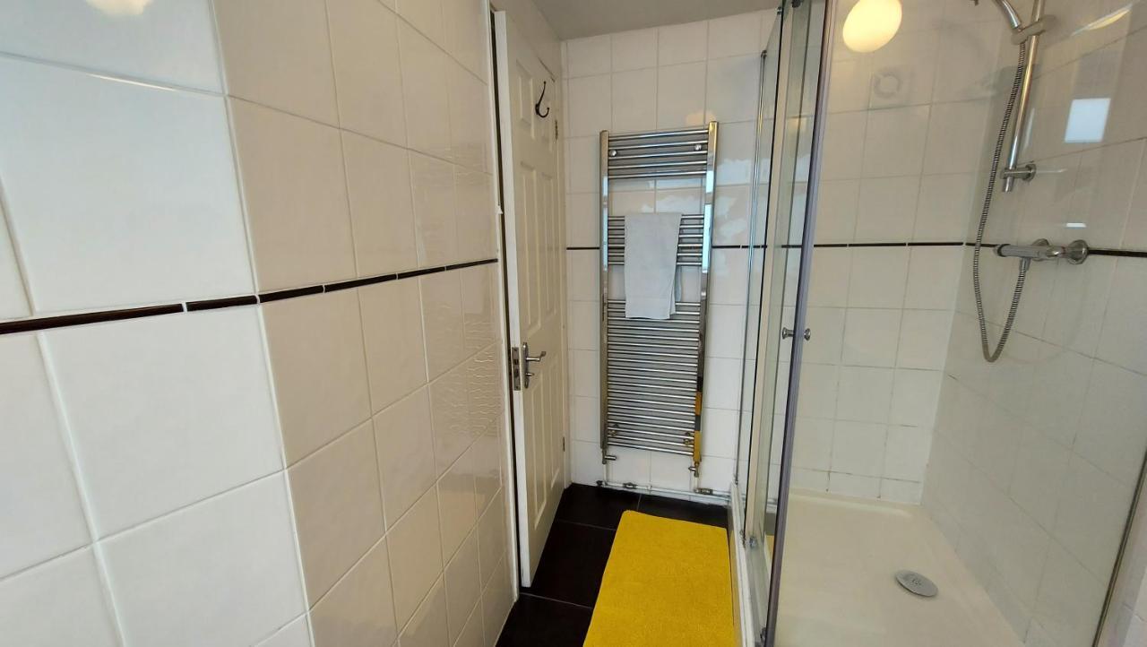 Gillings Villa -Perfect For Long & Short Stays Джиллингем Экстерьер фото