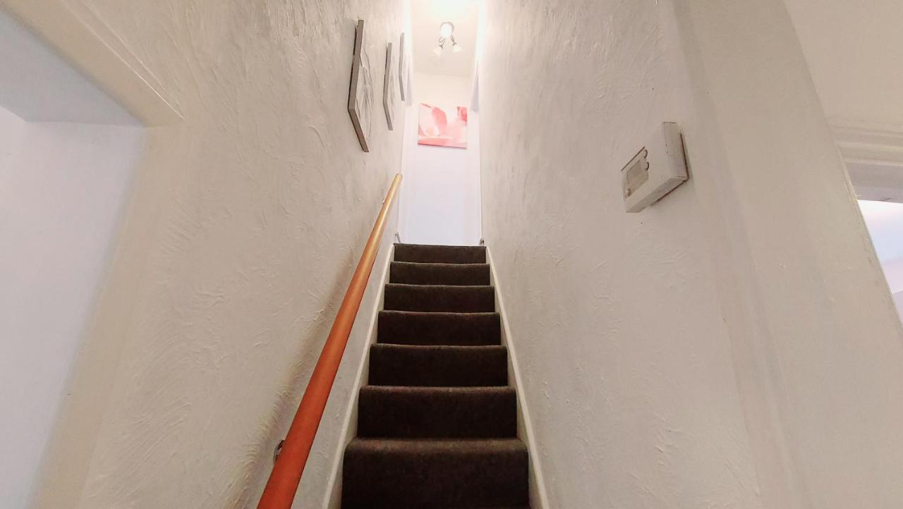 Gillings Villa -Perfect For Long & Short Stays Джиллингем Экстерьер фото