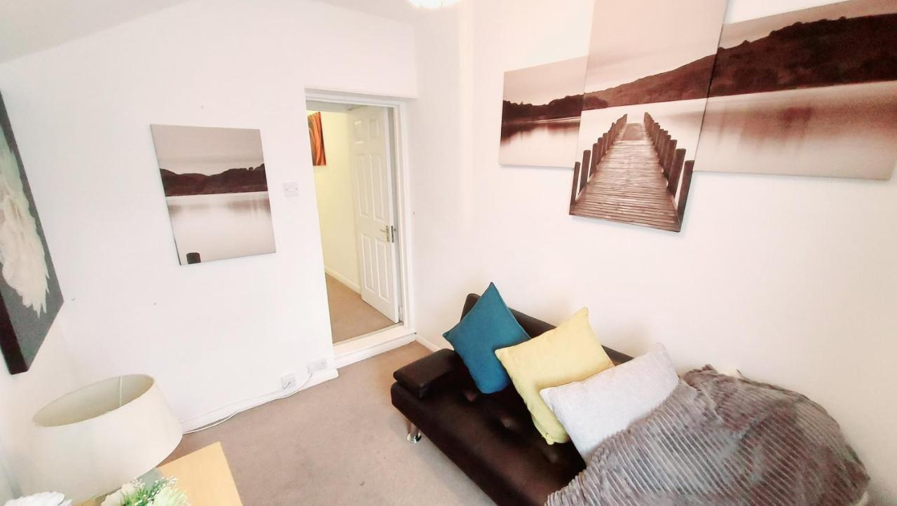 Gillings Villa -Perfect For Long & Short Stays Джиллингем Экстерьер фото