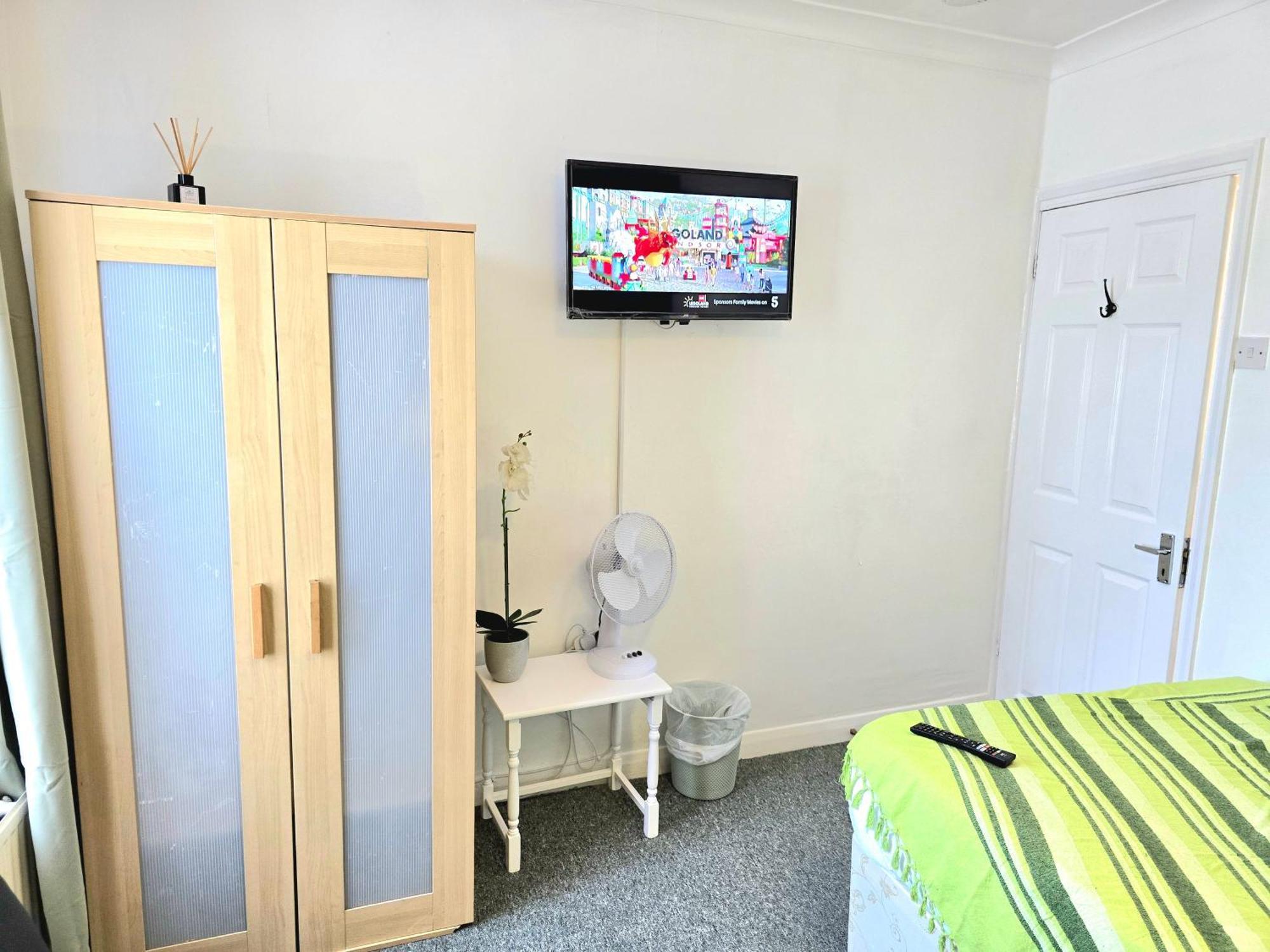 Gillings Villa -Perfect For Long & Short Stays Джиллингем Экстерьер фото